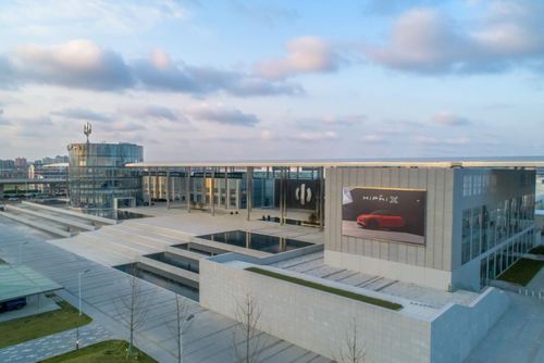 跨界融合 从“博物馆”到“科技实验室”——高合城市精品工厂的产业升级与招远成人高考的终身学习启示